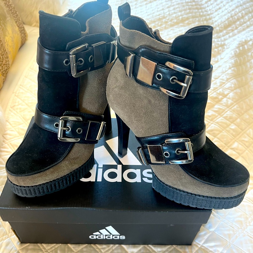 BCBG suede Booties Size 7 1/2